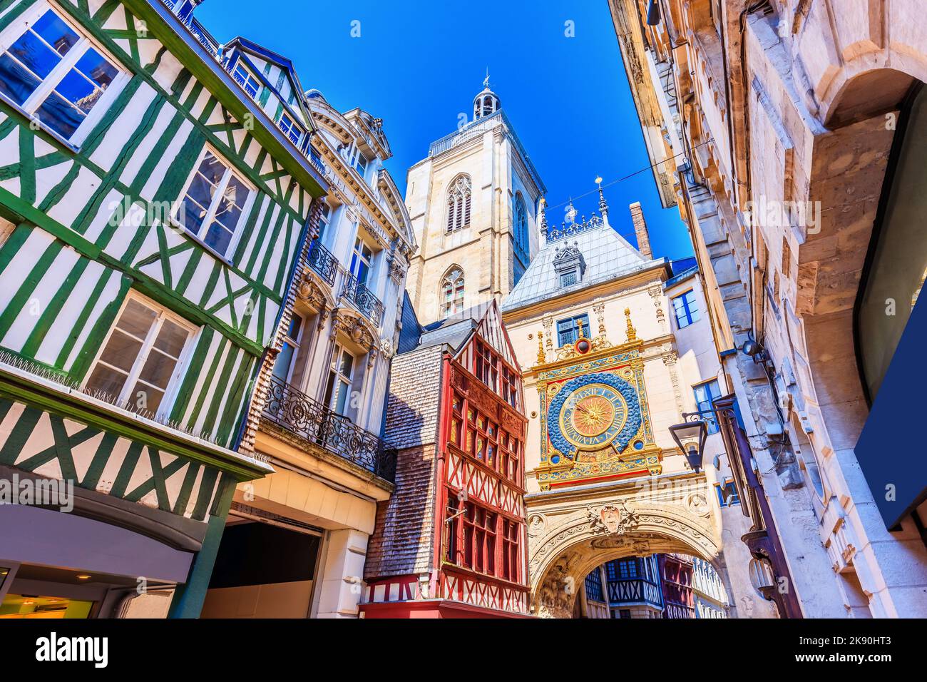 Rouen, Normandia, Francia. Il Grande Orologio (Gros-Horloge) un orologio astronomico del XIV secolo. Foto Stock