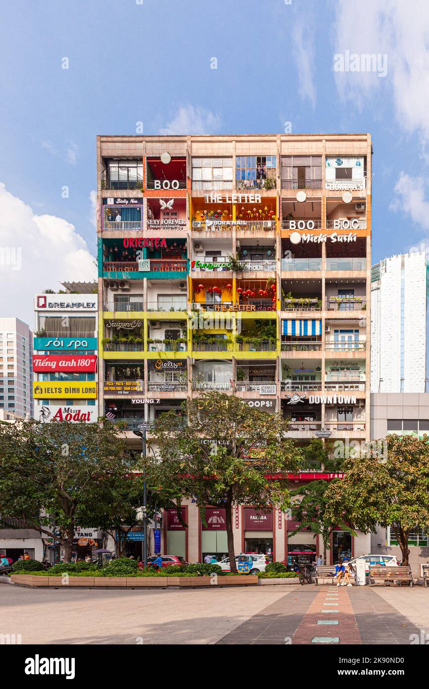 Ho Chi Minh City, Viet Nam, Ottobre 30 2020: Palace Hotel Saigon in Nguyen Hue Street, Saigon Foto Stock