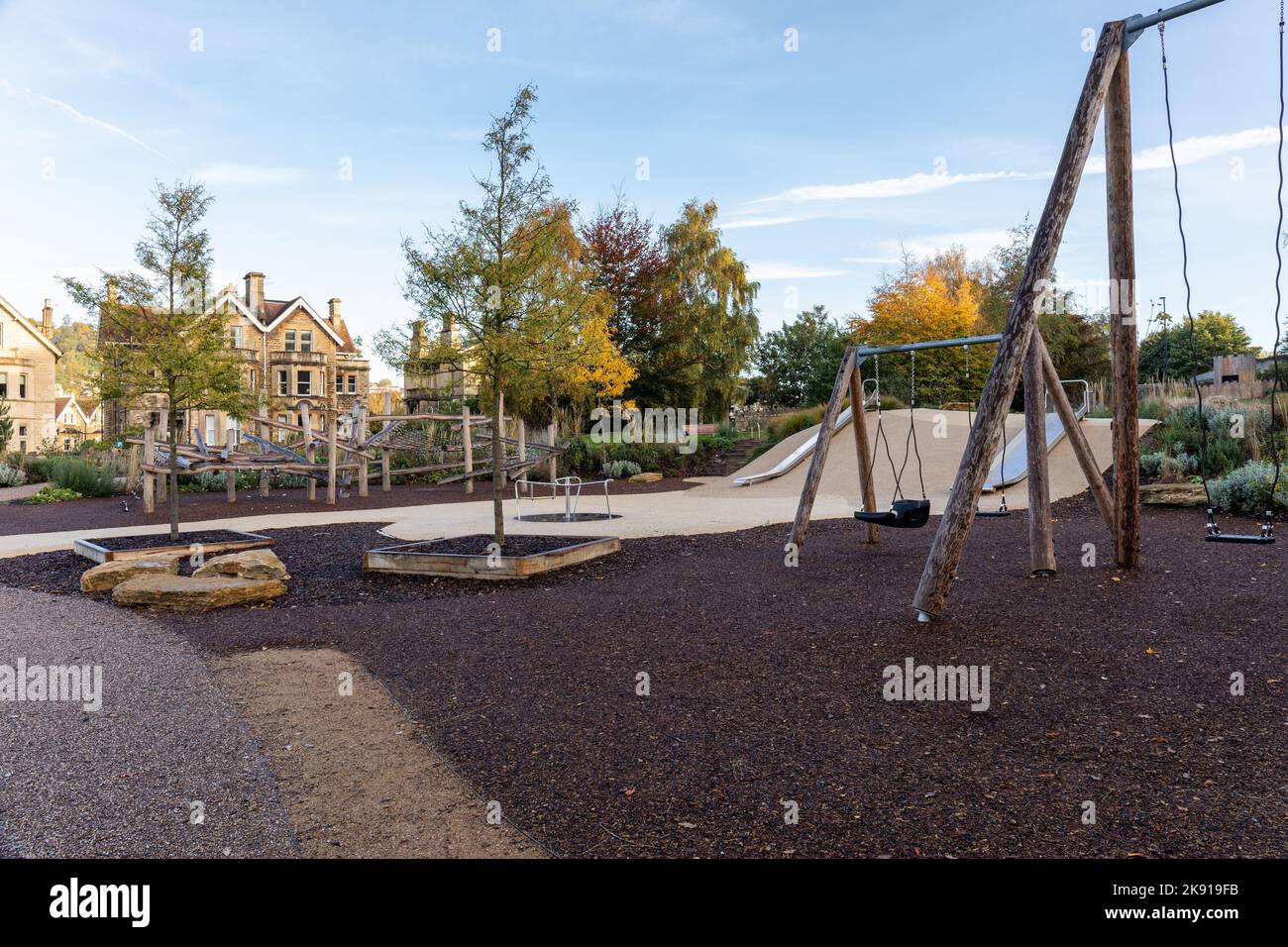 Una nuova area giochi per bambini fa parte del progetto di restauro dei Sydney Gardens, Bath, Somerset, Inghilterra, Regno Unito Foto Stock