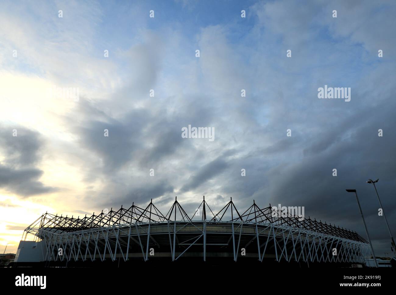 Una vista generale dello stadio davanti alla partita Sky Bet League One allo stadio Pride Park, Derby. Data immagine: Martedì 25 ottobre 2022. Foto Stock