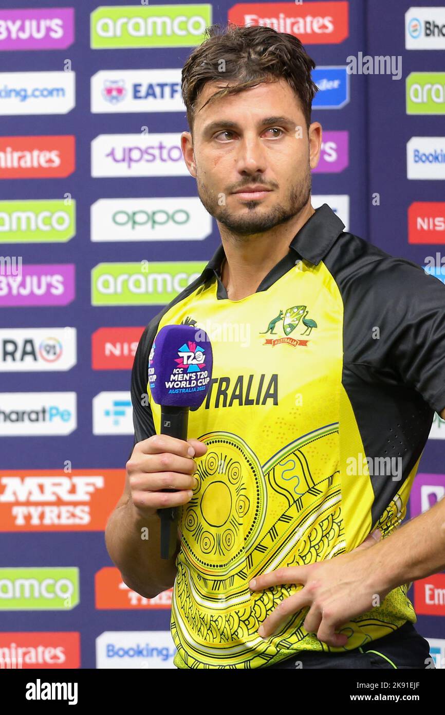 Optus Stadium, Perth, Austrailla. 25th Ott 2022. T20 International cricket Australia vs Sri Lanka: Uomo della partita Marcus Stoinis of Australia Credit: Action Plus Sports/Alamy Live News Foto Stock