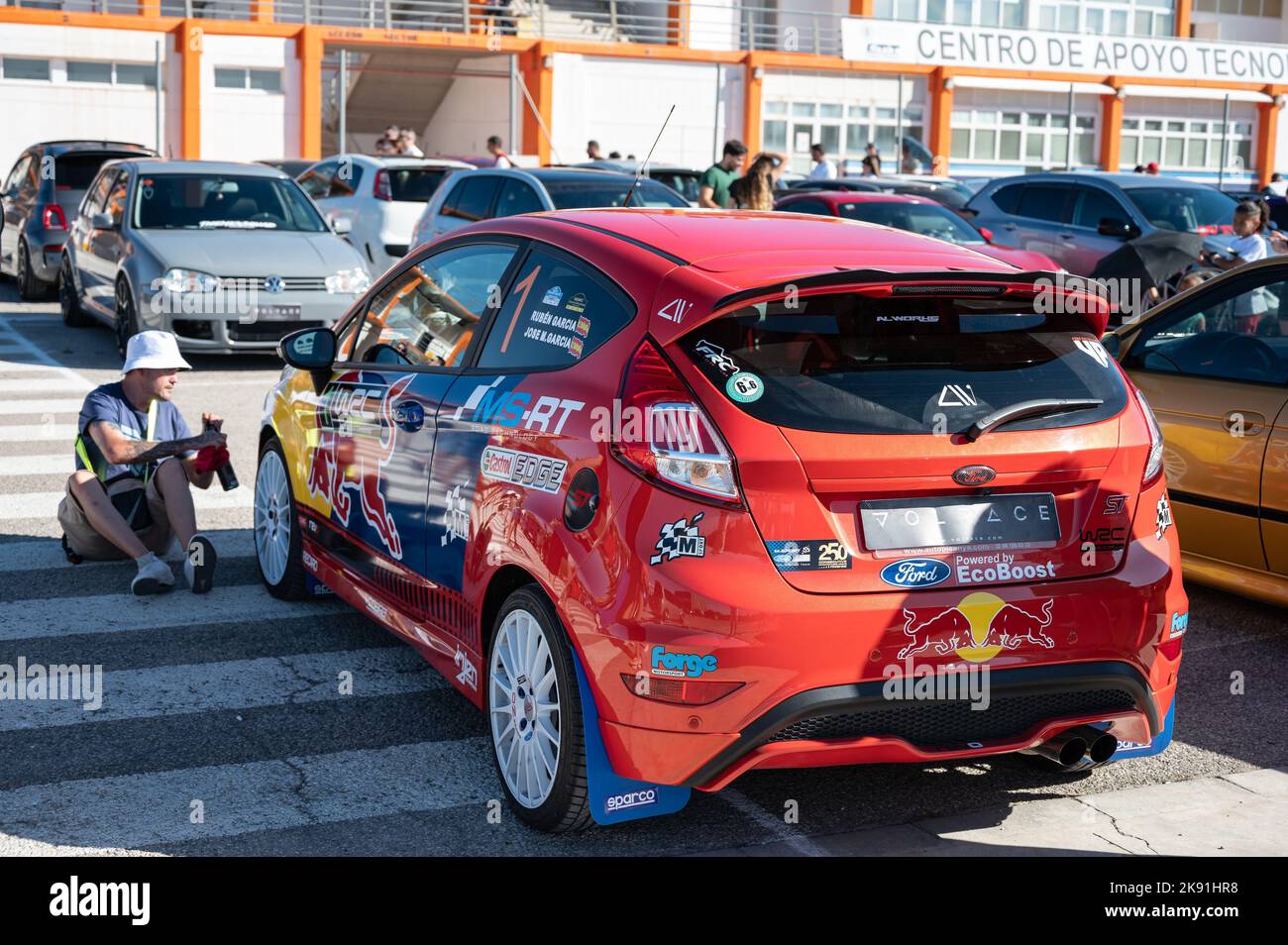 Un rosso Ford Fiesta Rally nel Volrace Estate 2022, circuito Ricardo Tormo, Cheste, Spagna Foto Stock