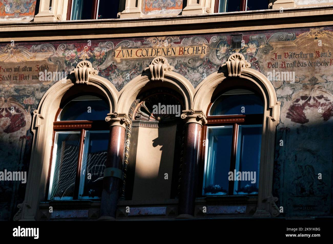 Zum goldenen Becher House a Vienna, Austria. Foto Stock