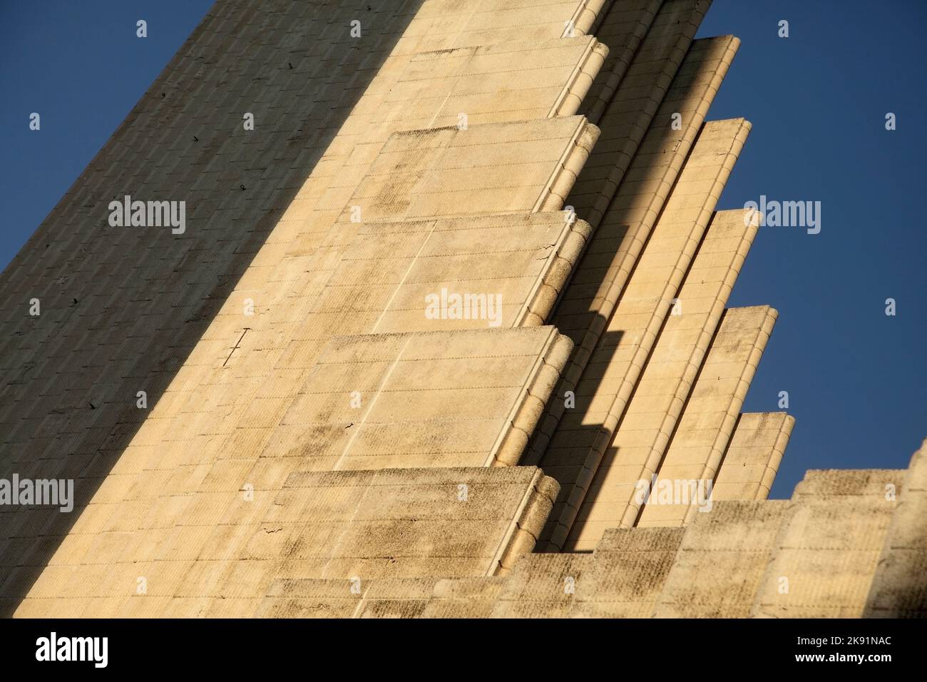 Chiesa di San Carlo Borromeo (1990), Centro direzionale, Napoli, Italia. Foto Stock