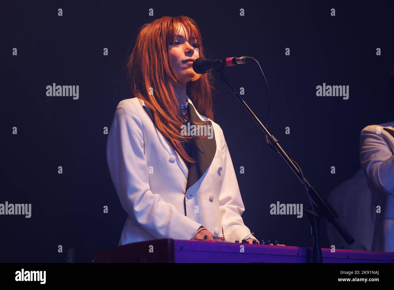 BARCELLONA - MAR 12: La Femme (band francese psych-punk rock) si esibirà sul palco al Razzmatazz il 12 marzo 2022 a Barcellona, Spagna. Foto Stock