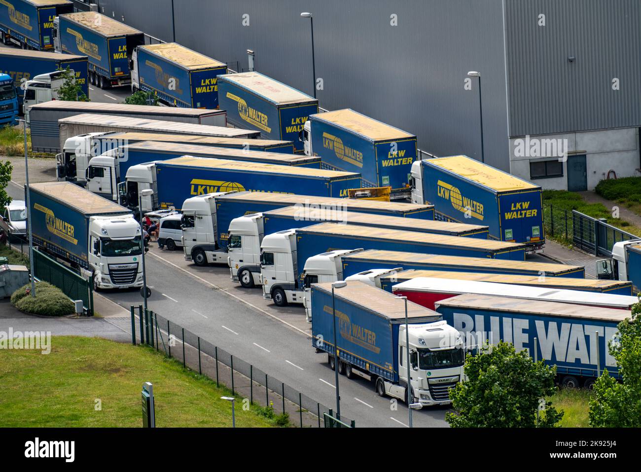 Camion, autocarro, società di logistica, centro di logistica nel sito ex di Ewald in Herne, NRW, Germania, Foto Stock