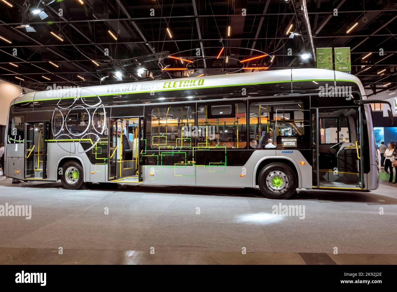 Veicolo elettrico Marcopolo Attivi Padron MP21 400BED in mostra al LAT.BUS 2022 show, che si svolge nella città di São Paolo. Foto Stock