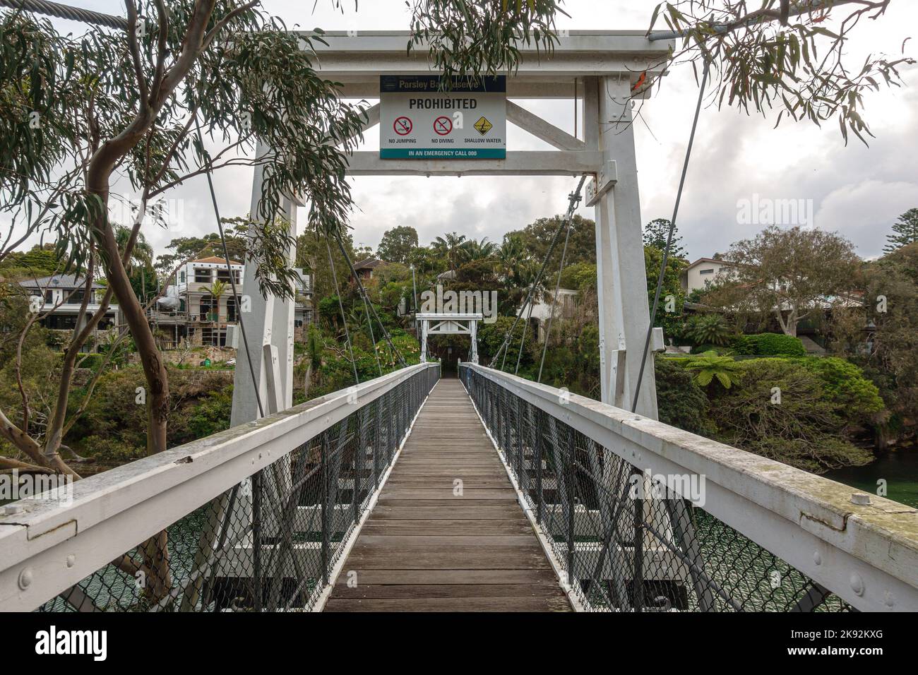 Il ponte di prezzemolo Bay lungo il Bondi a Manly Walk a Vaucluse, Sydney, Australia Foto Stock