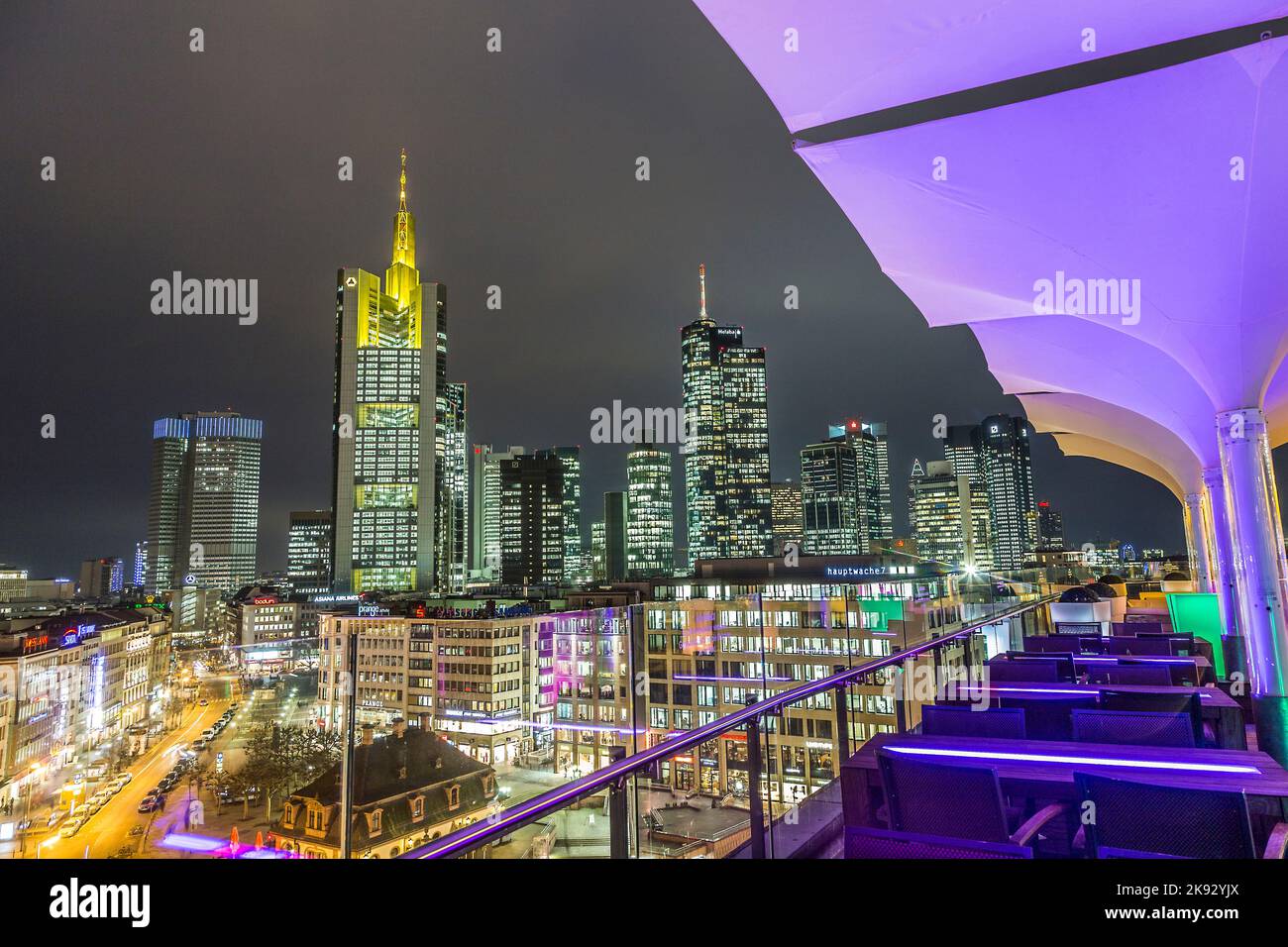 FRANCOFORTE, GERMANIA - 21 GENNAIO 2015: Vista sullo skyline di Francoforte con Hauptwache a Francoforte, Germania. Il Hauptwache è un punto centrale e uno di Foto Stock