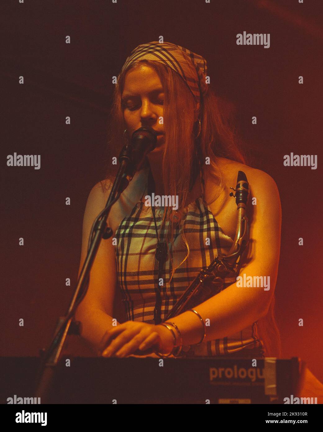 Milano, Italia, 25rd Ott 2022. Nilufer Yanya suona dal vivo al Circolo Magnolia di Milano. Credits: Maria Laura Arturi/Alamy Live News Foto Stock