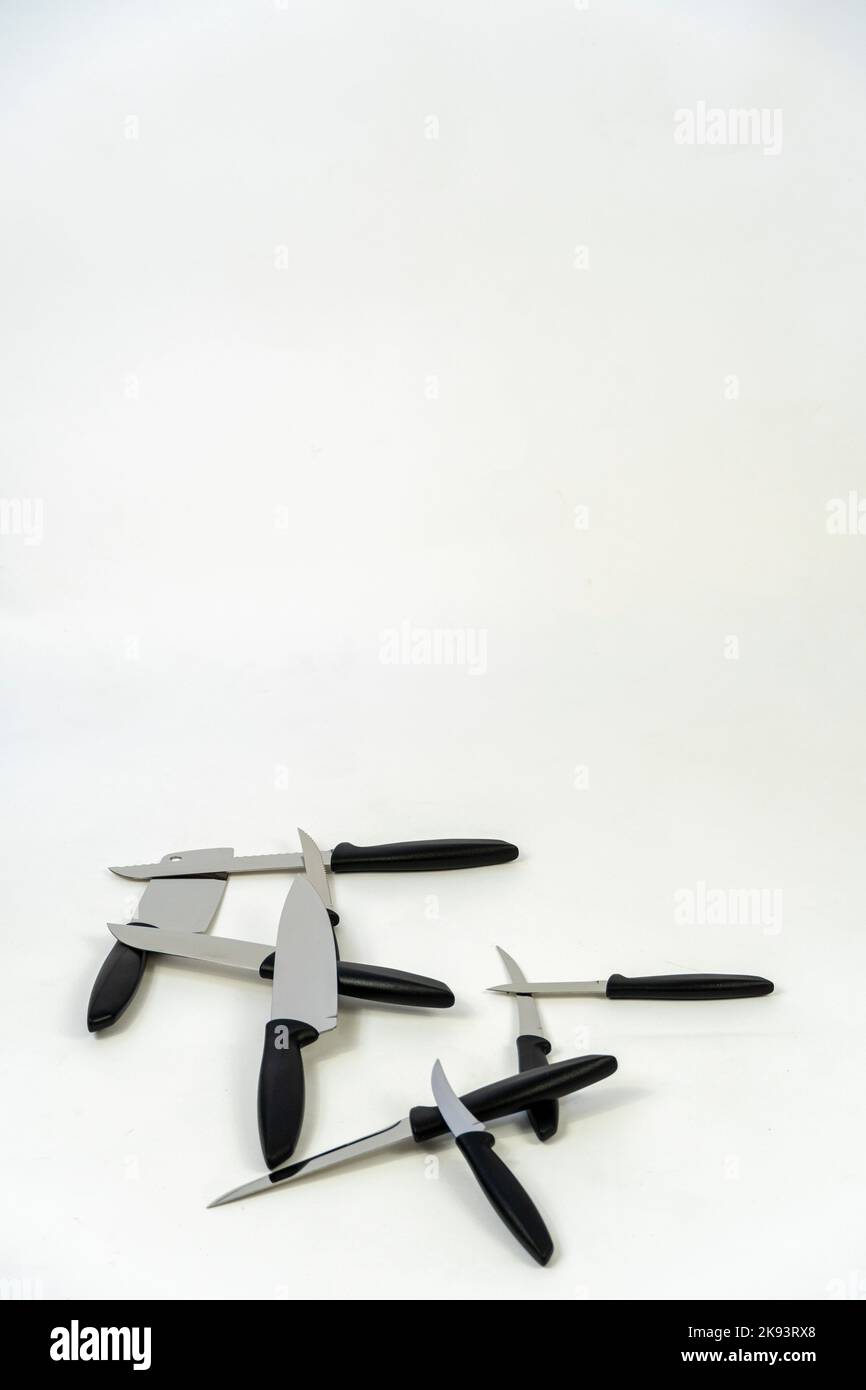 coltelli da cucina in acciaio, isolati su bianco, coltelli da cucina in metallo, messico Foto Stock