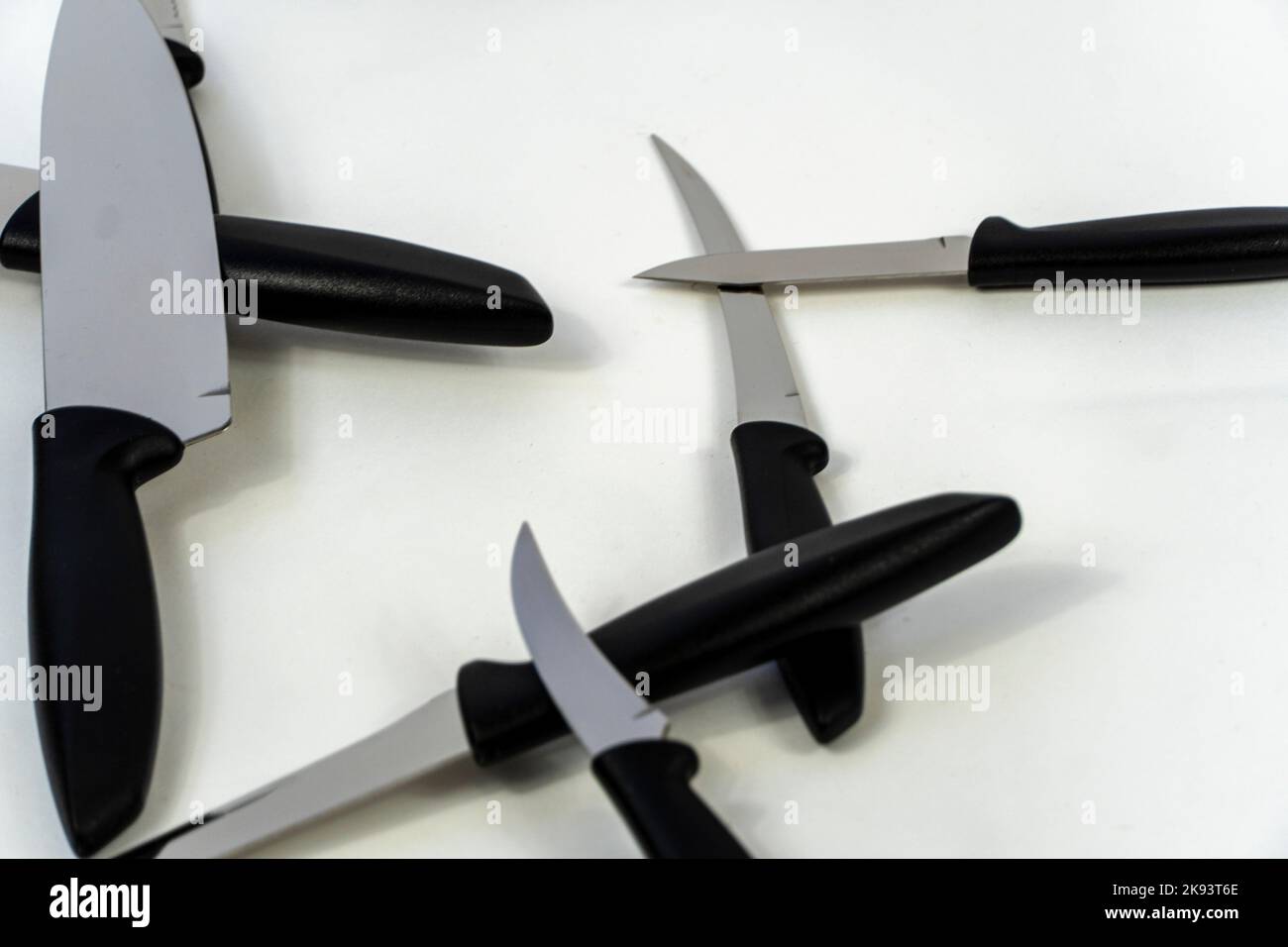 coltelli da cucina in acciaio, isolati su bianco, coltelli da cucina in metallo, messico Foto Stock