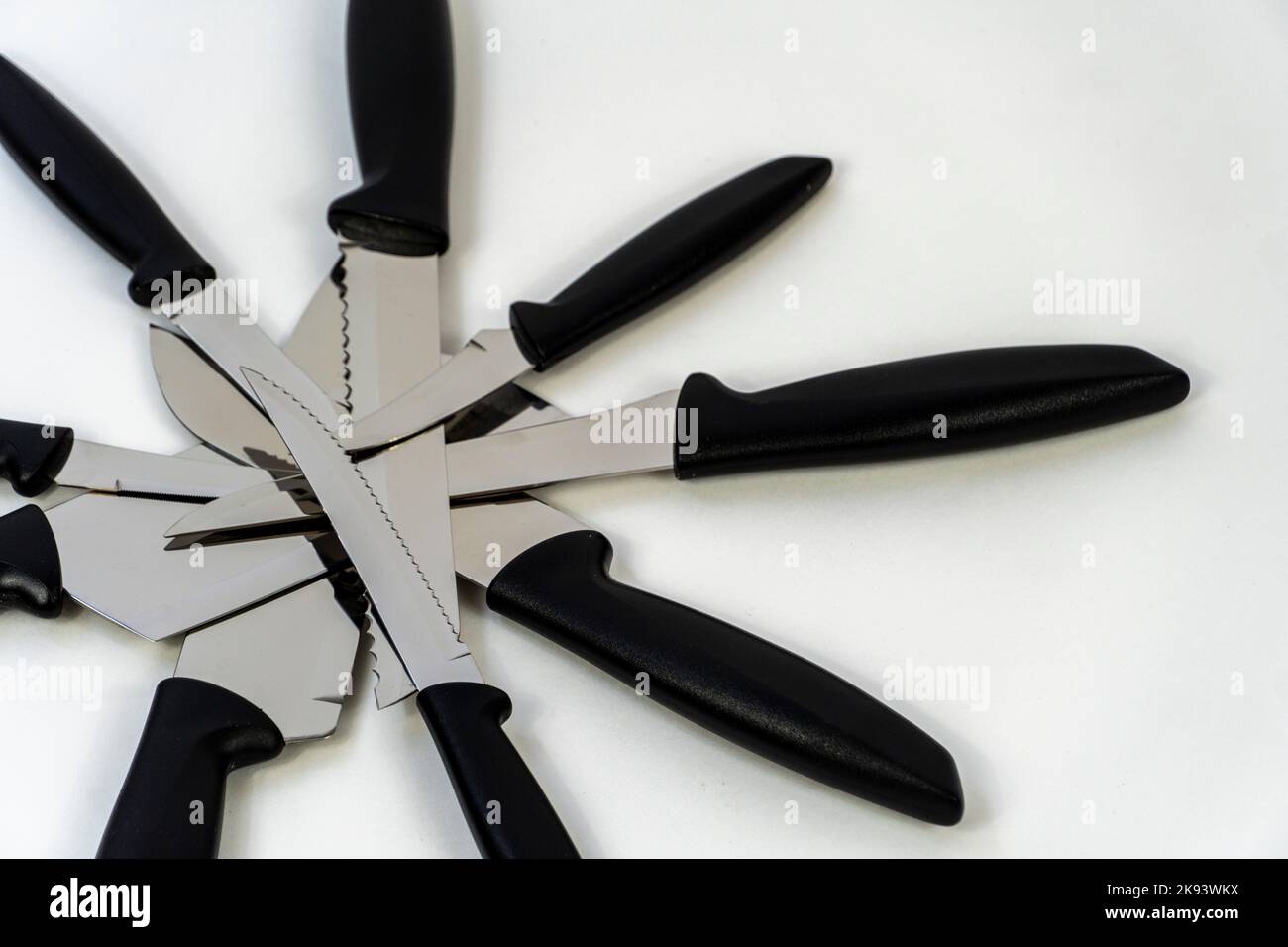 coltelli da cucina in acciaio, isolati su bianco, coltelli da cucina in metallo, messico Foto Stock