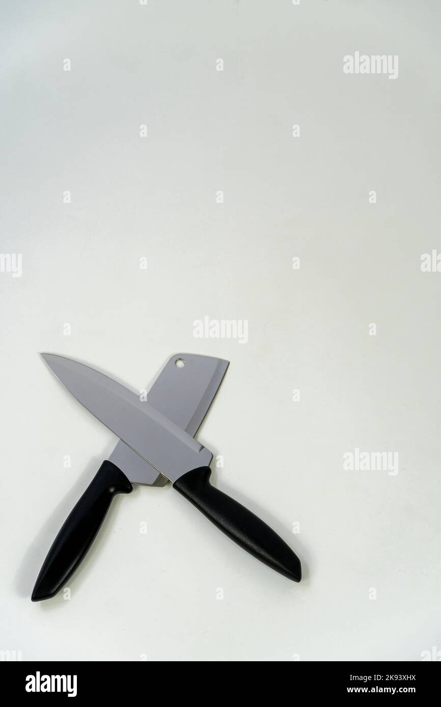coltello in metallo e nero, coltello in acciaio affilato con manico in plastica, guadalajara Foto Stock