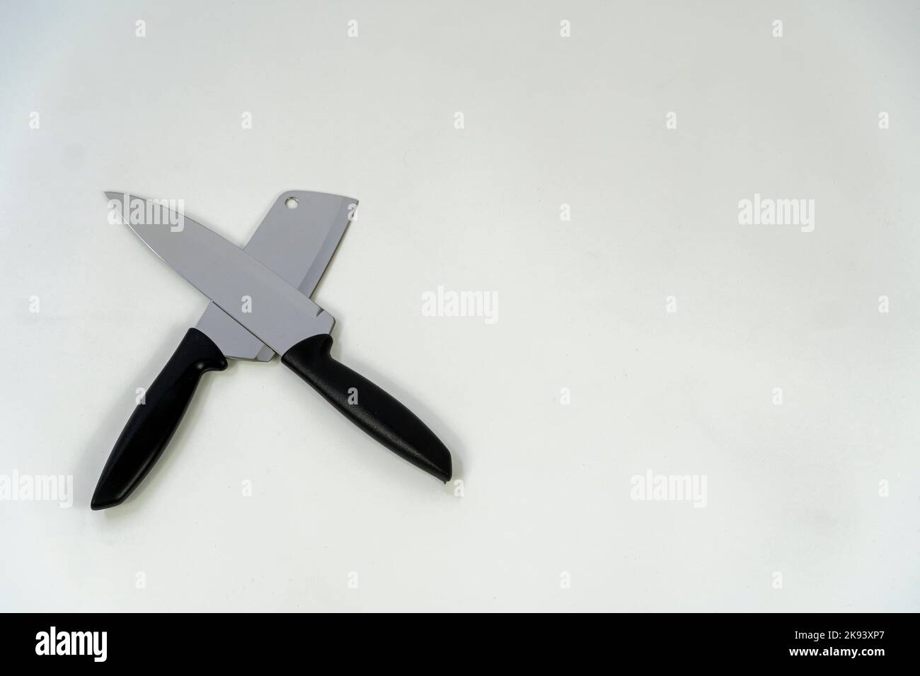 coltello in metallo e nero, coltello in acciaio affilato con manico in plastica, guadalajara Foto Stock