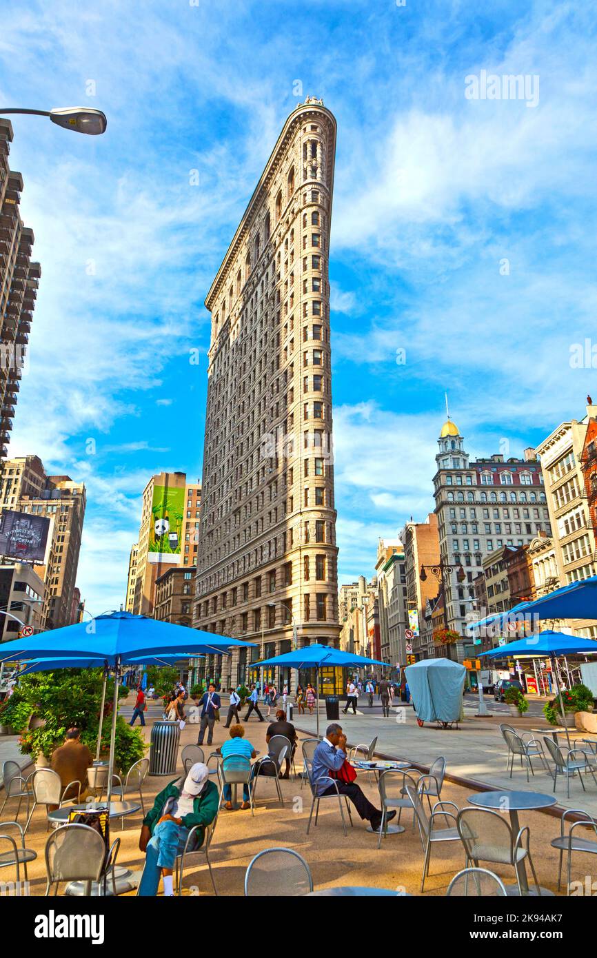 CITTÀ DI NEW YORK – 11 LUGLIO: L'edificio Flatiron a Manhattan 11 luglio 2010 a New York, New York. Considerata un'impresa architettonica rivoluzionaria, è stato comp Foto Stock