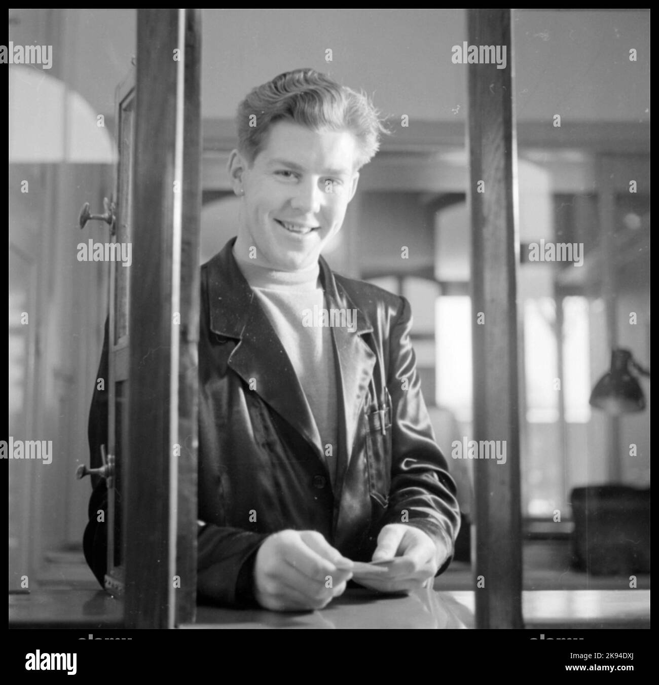 Personale nella biglietteria. Foto Stock