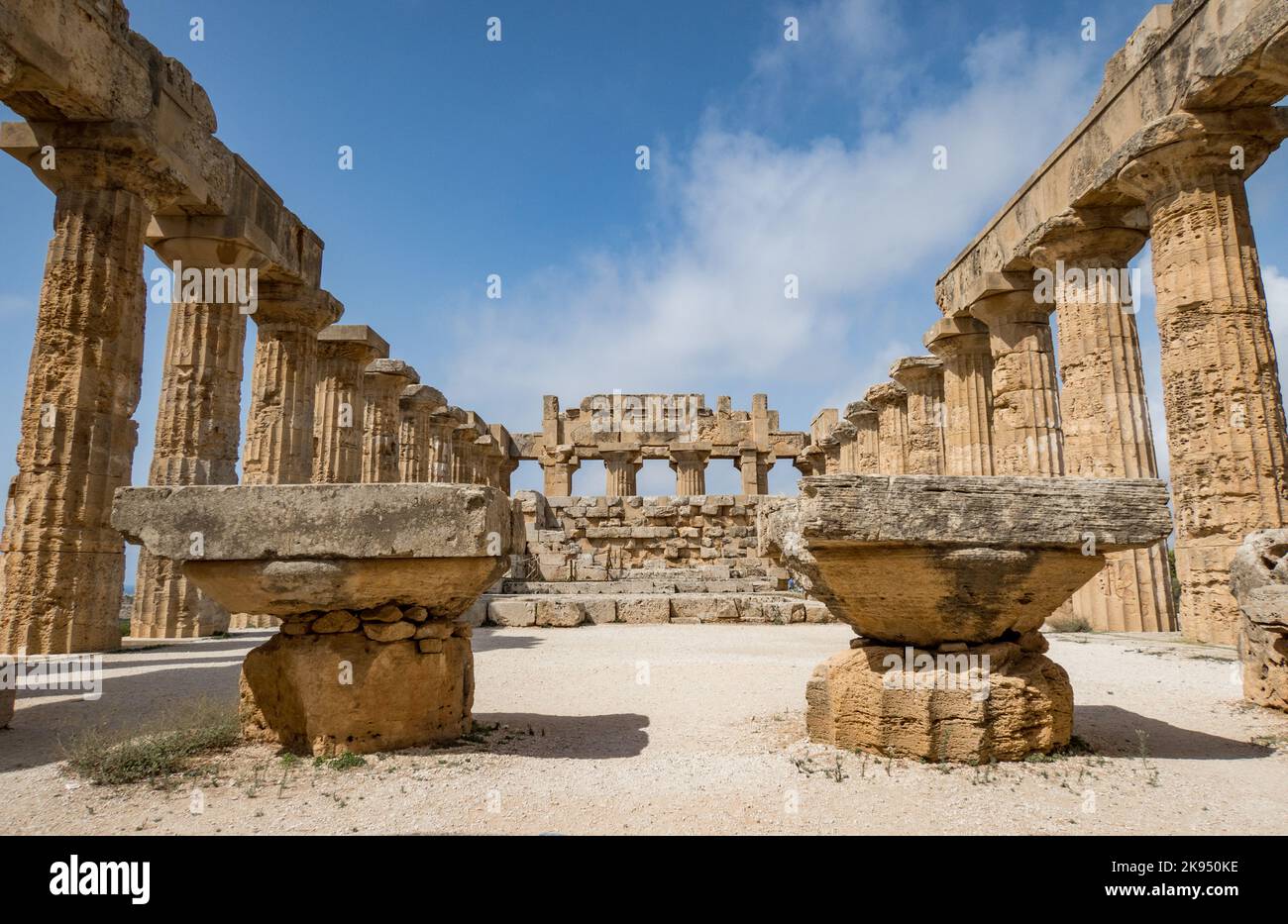Italia, Sicilia. Tempio di Hera al Parco Archeologico di Selinunte. (Greco, 460bc) Foto Stock