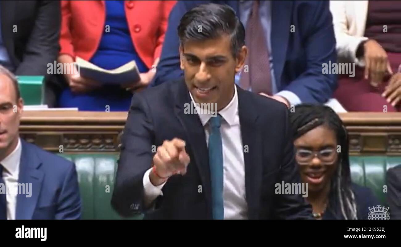 Il primo Ministro Rishi Sunak ha parlato durante le interrogazioni del primo Ministro alla Camera dei Comuni, Londra, il suo primo come primo Ministro. Data immagine: Mercoledì 26 ottobre 2022. Foto Stock