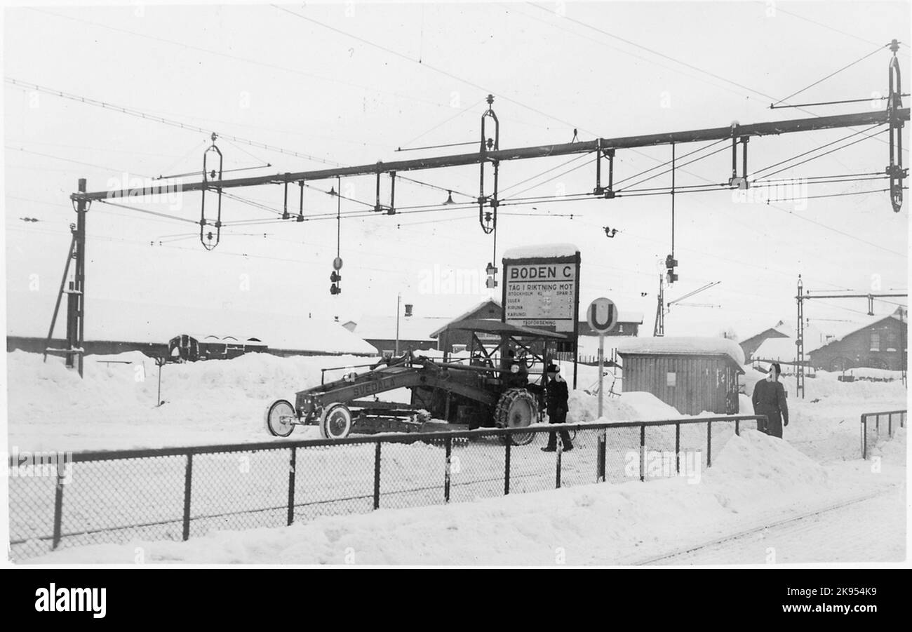 La macchina nella foto è un tipo di grano, il cosiddetto lupo di punta, che è stato assunto dalla strada svedese amministrazione per rimuovere la neve sulla piattaforma. Foto Stock