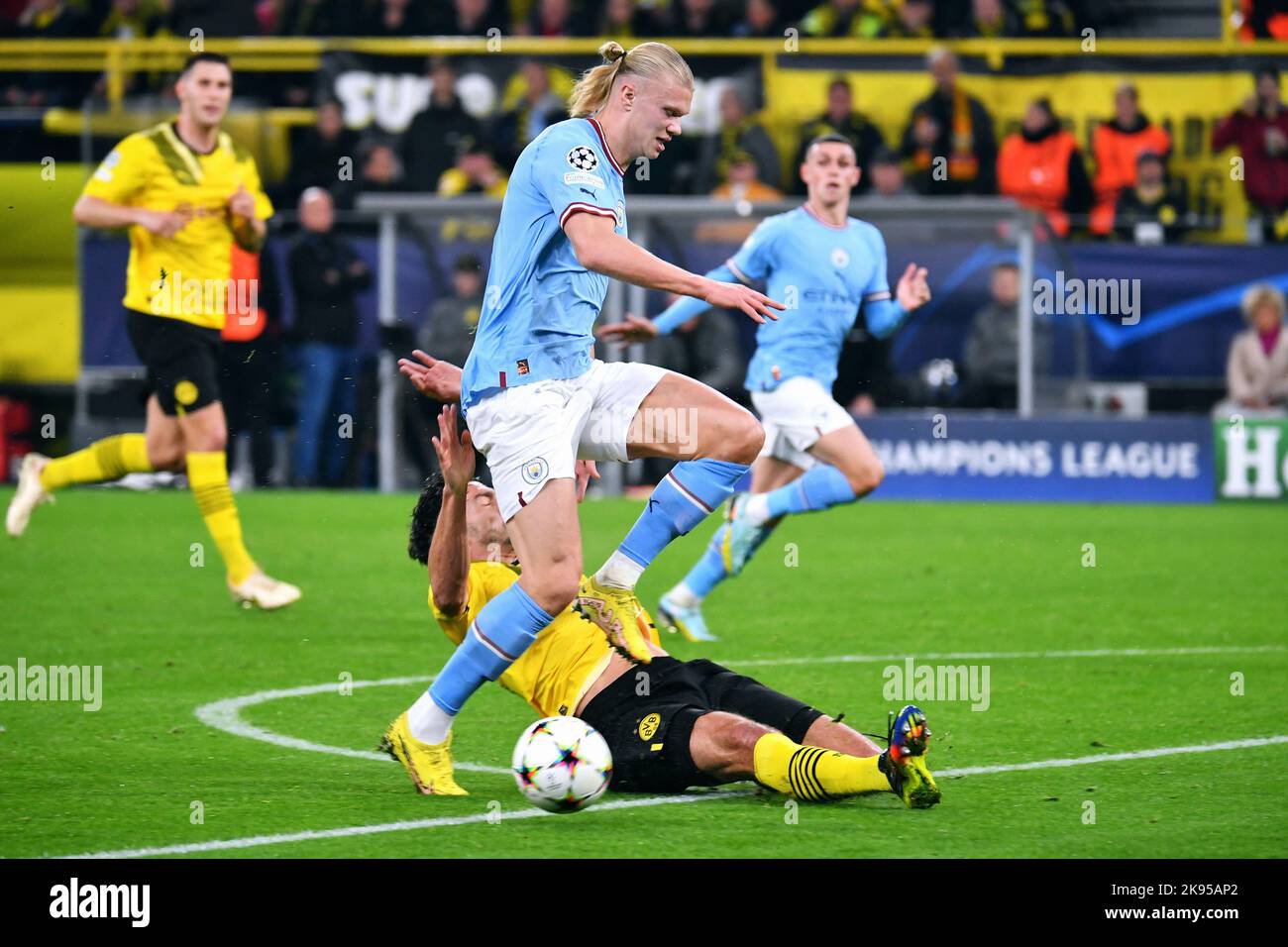 UEFA Champions League, Signal Iduna Park Dortmund, Bor. Dortmund vs Manchester City; Erling Haaland, Mats Hummels Foto Stock