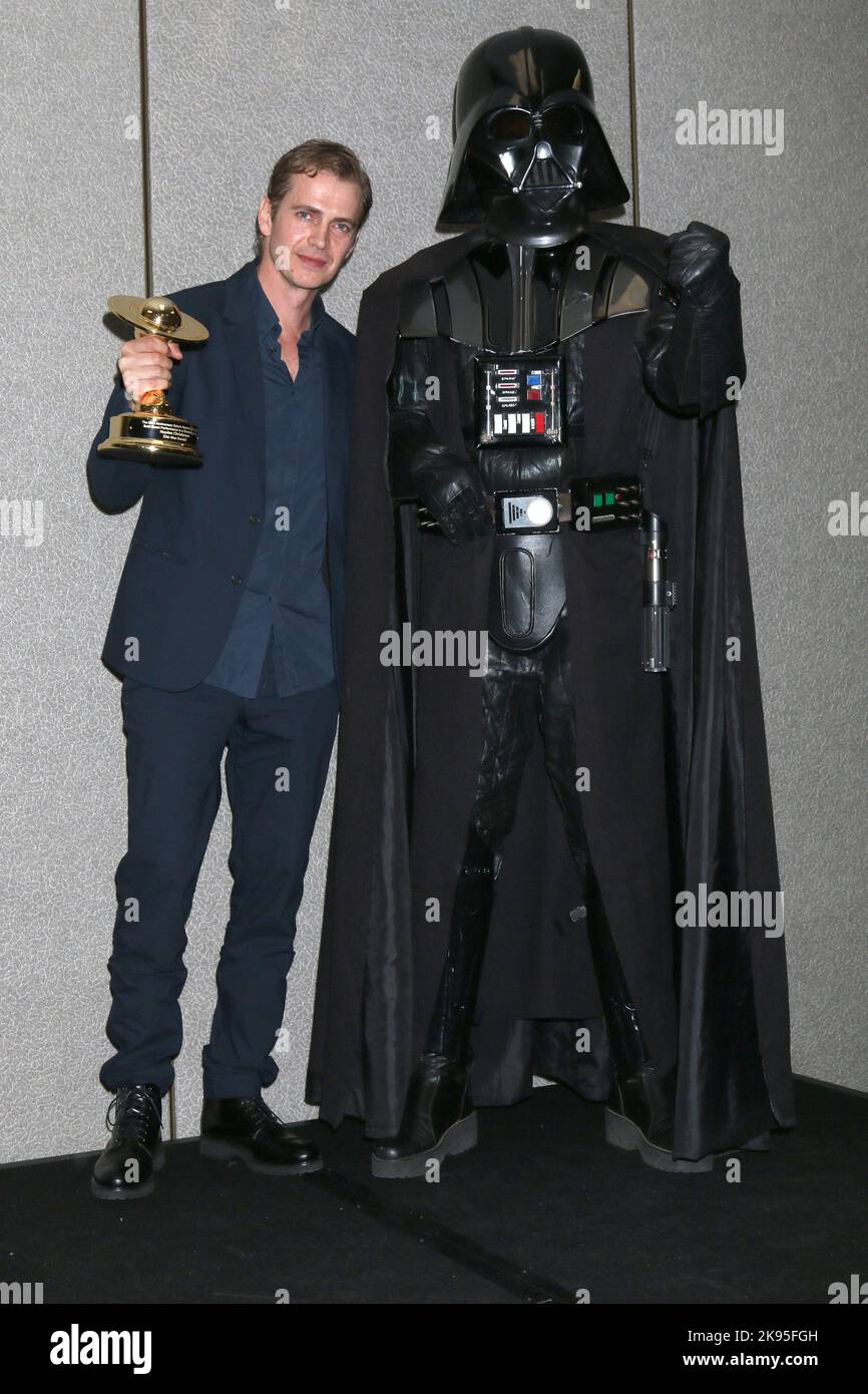 LOS ANGELES - OTT 25: Hayden Christensen, personaggio di Darth Vader ai Saturn Awards 50th - Sala stampa al Marriott Convention Center il 25 ottobre 2022 a Burbank, CA (Foto di Katrina Jordan/Sipa USA) Foto Stock