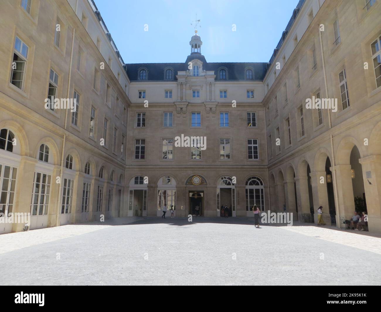 Hôtel de la Marine, Place de la Concorde, Parigi Cour d'Estienne d'Orves, facciata est Parigi, 14 giugno 2021 Foto Stock