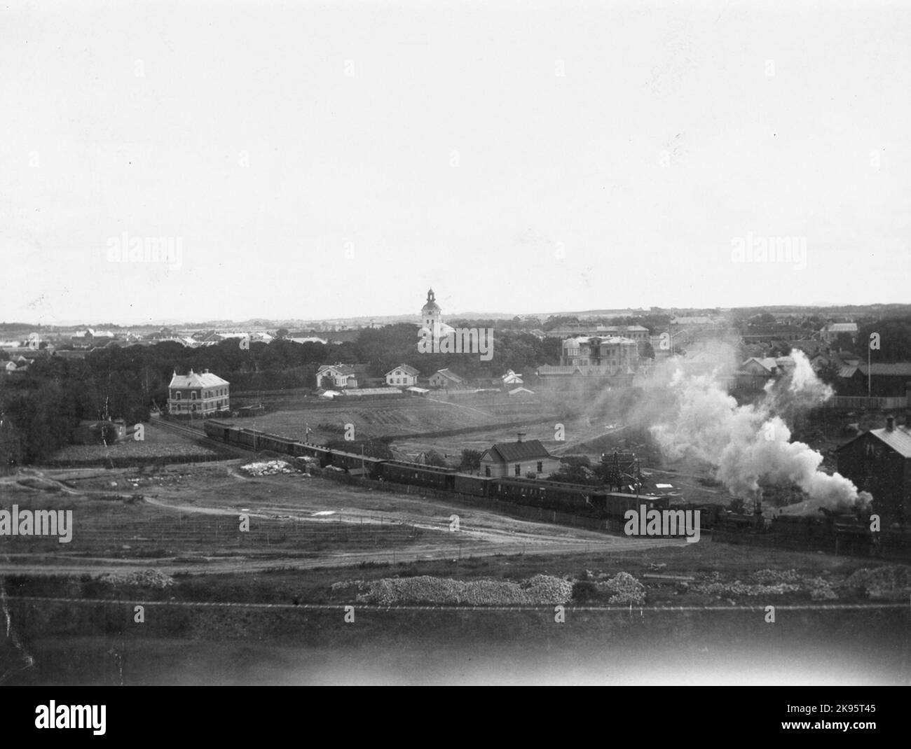 Le ferrovie statali, SJ, treni passeggeri 49. Il treno è composto dalla locomotiva SJ VKBA e da, dai carri SJ F1, BC01, F3, B02 (qualsiasi di 1112 - 1118 o 1127) NSB C0 315 - 316, NSB B0 241 - 242, B0 1128 - 1130, NSB D0 tipo 1 429 - 431, F e SJ Boggivagnn. Foto Stock
