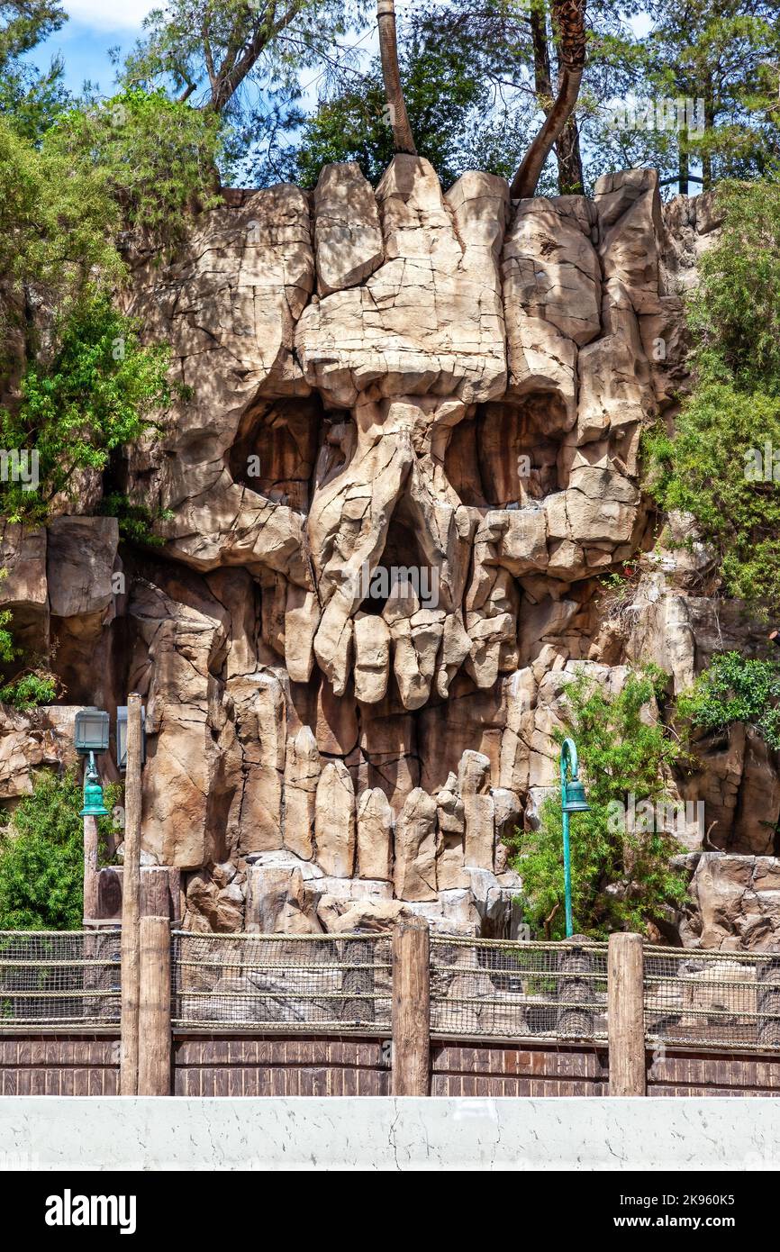 Las Vegas, Stati Uniti d'America - 18 Aprile 2012: Skull Rock, vicino al Treasure Island Pirate Cove hotel sulla Strip, Las Vegas. Foto Stock