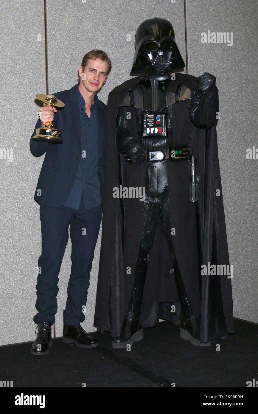 Burbank, California. 25th Ott 2022. Hayden Christensen, personaggio di Darth Vader nella sala stampa per il 50th° anniversario dei Saturn Awards - Sala stampa, il Marriott Burbank Airport Hotel Convention Center, Burbank, CA 25 ottobre 2022. Credit: Priscilla Grant/Everett Collection/Alamy Live News Foto Stock