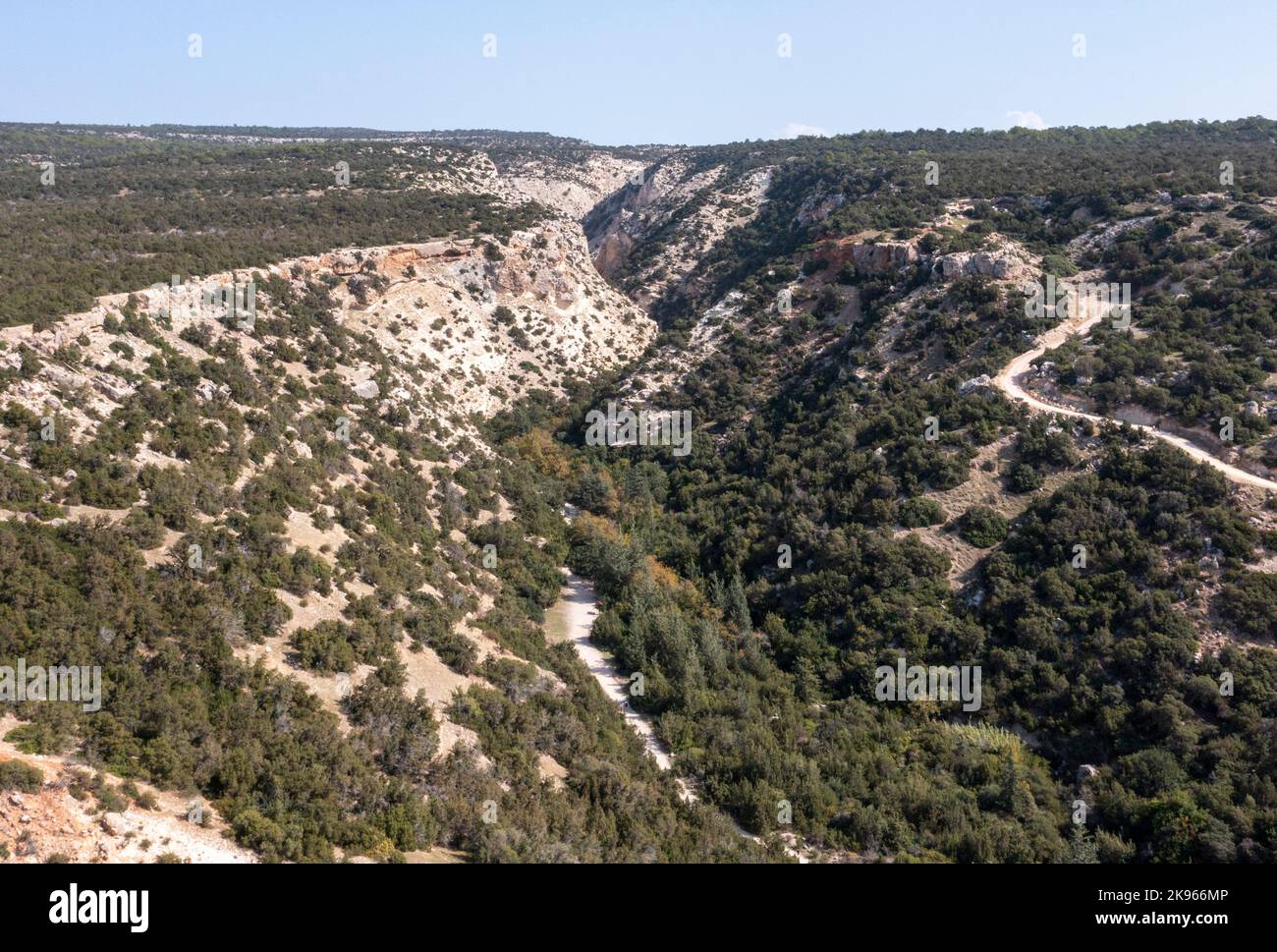 Veduta aerea della Gola di Avakas, Riserva Naturale di Akamas, Cipro. Foto Stock