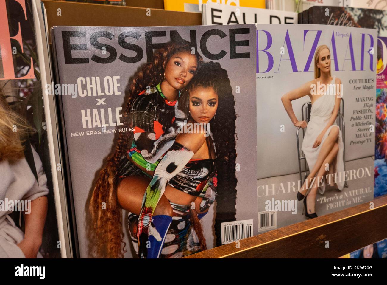 Barnes & Noble Booksellers sulla Fifth Avenue a New York City ha una vasta selezione di libri e riviste, USA 2022 Foto Stock