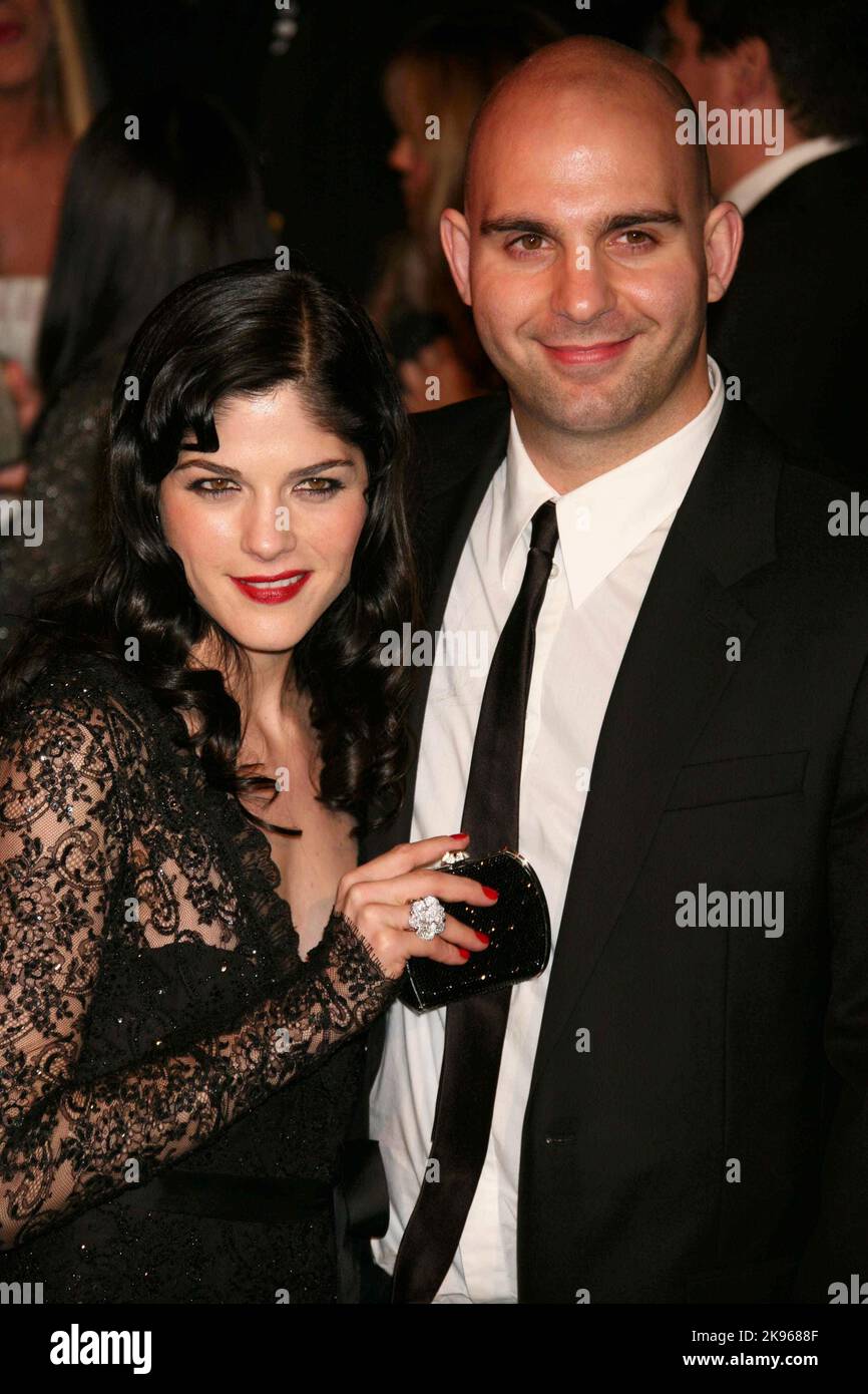 Selma Blair e Ahmet Zappa partecipano al Vanity Fair Oscar Party di Mortons a West Hollywood, California, il 5 marzo 2006. Photo Credit: Henry McGee/MediaPunch Foto Stock