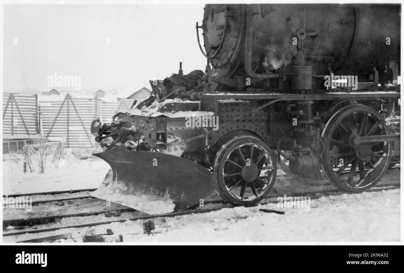 Primo piano delle locomotive a vapore che si concentrano sull'aratro da neve. Foto Stock