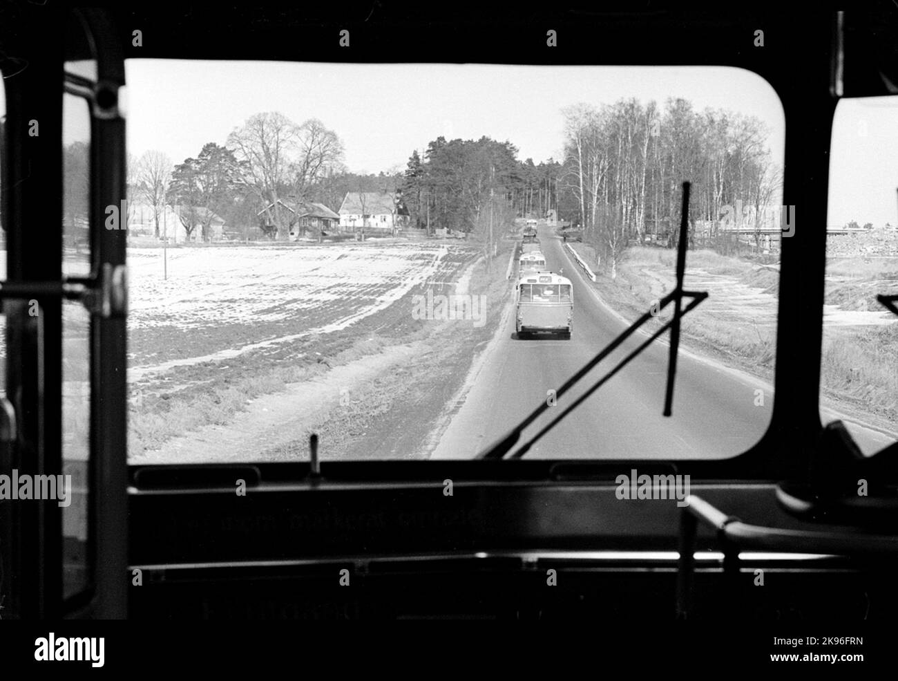 Rassegna stampa, sulla strada tra il terminal di Haga e l'aeroporto di Arlanda. Foto Stock