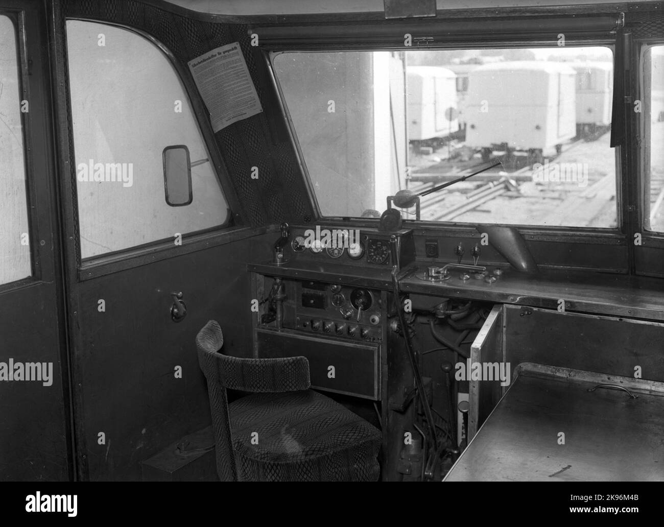 Il sedile del conducente a Motorvagn TGOJ YO8G 10, costruito da Hilding Carlsson e consegnato a Trafikaktiebolaget Grängesberg-Oxelösund Ferrovia 1940. Foto Stock
