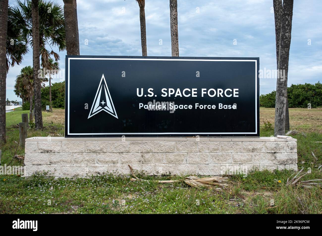 Segnale della forza spaziale statunitense per la base della forza spaziale Patrick nella contea di Brevard, Florida. Foto Stock