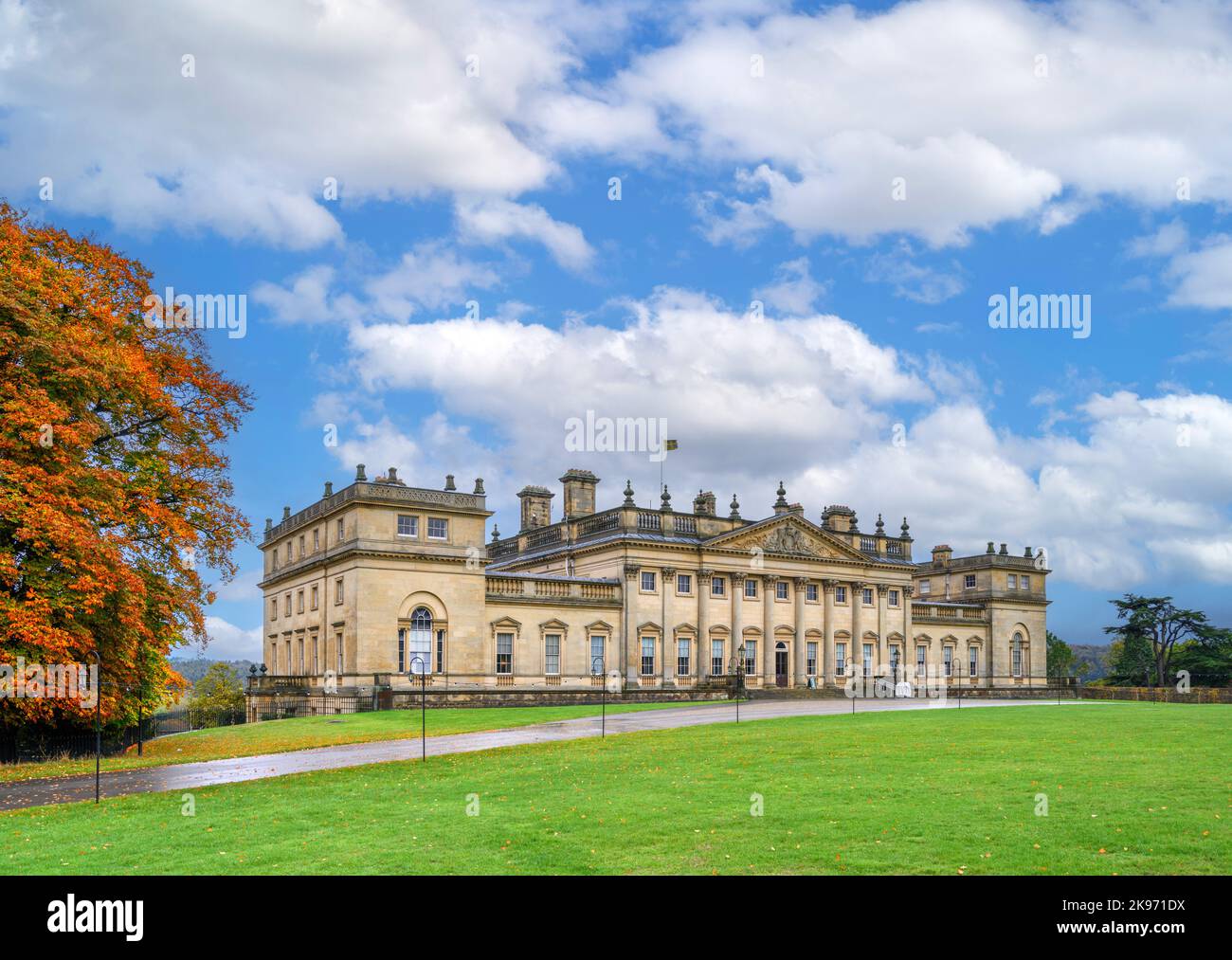 Di fronte a Harewood House, vicino a Leeds, West Yorkshire, Inghilterra, Regno Unito Foto Stock