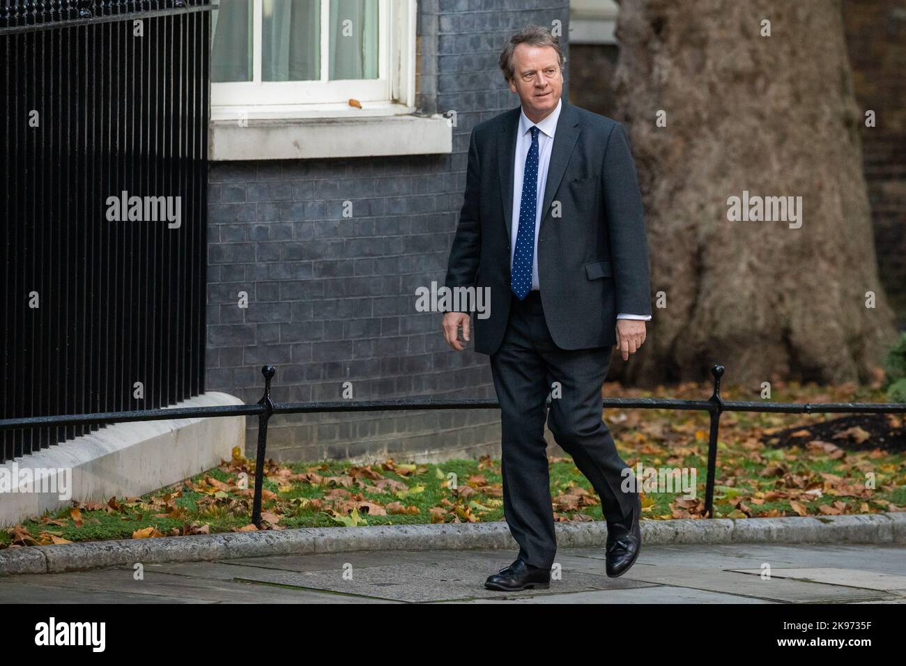 Londra, Regno Unito. 25th ottobre 2022. Alister Jack, deputato conservatore di Dumfries e Galloway, arriva a Downing Street mentre il nuovo primo ministro del Regno Unito, Rishi Sunak, nomina il suo gabinetto. Rishi Sunak è stato nominato primo Ministro da Re Carlo III dopo aver vinto la leadership conservatrice come l'unico candidato che ha ottenuto le 100 candidature da deputati conservatori specificati per il concorso di leadership. Credit: Notizie dal vivo di Mark Kerrison/Alamy Foto Stock