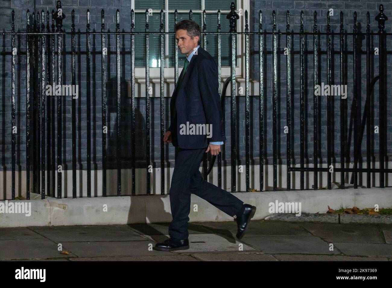 Londra, Regno Unito. 25th ottobre 2022. Gavin Williamson, deputato conservatore dello Staffordshire meridionale, arriva a Downing Street mentre il nuovo primo ministro del Regno Unito, Rishi Sunak, nomina il suo gabinetto. Rishi Sunak è stato nominato primo Ministro da Re Carlo III dopo aver vinto la leadership conservatrice come l'unico candidato che ha ottenuto le 100 candidature da deputati conservatori specificati per il concorso di leadership. Credit: Notizie dal vivo di Mark Kerrison/Alamy Foto Stock