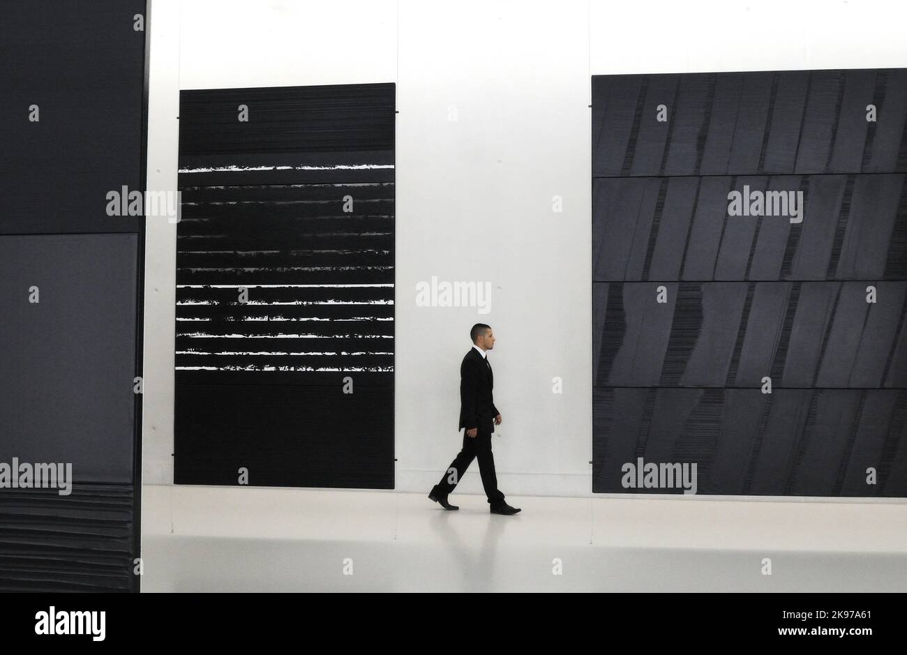 Francia, Herault (34) città di Montpellier, il Museo Fabre, la sala dedicata all'artista francese Pierre Soulages Foto Stock