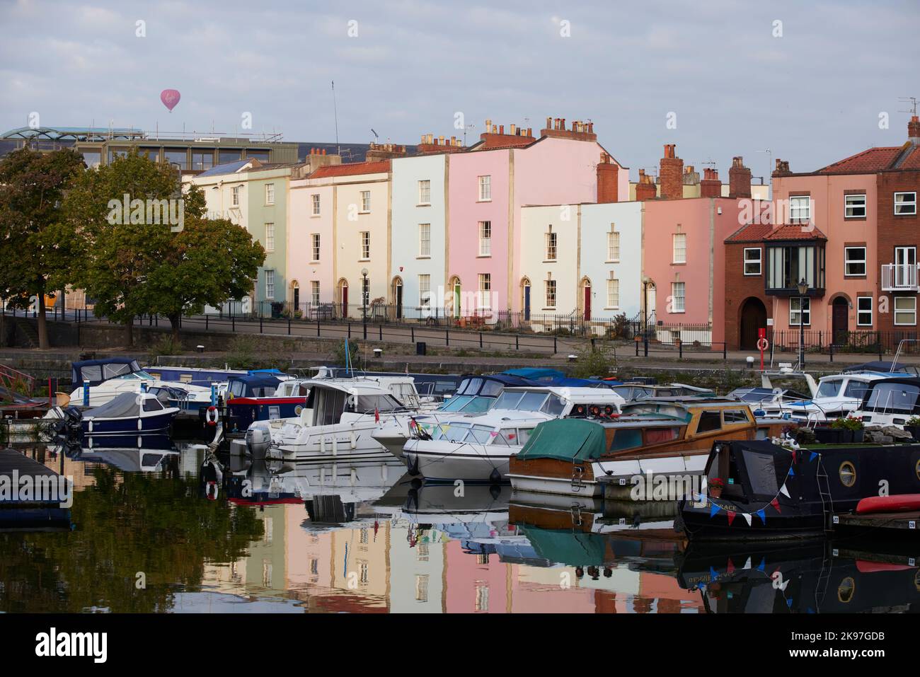 Centro di Bristol, porto turistico Bathurst Basin dal FIUME AVON Foto Stock