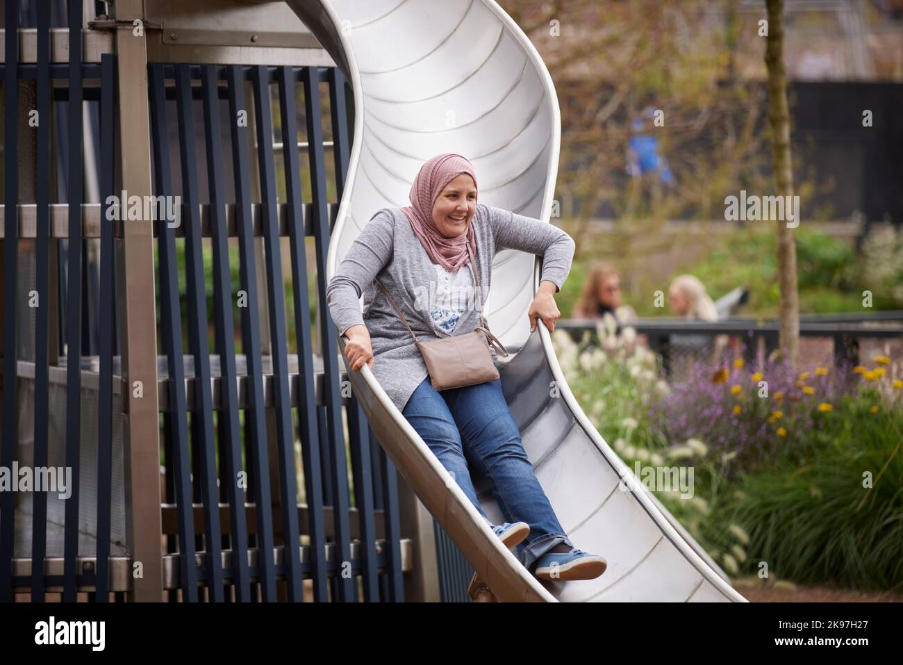 Mayfield Park Manchester, giocando sul nuovo parco Foto Stock
