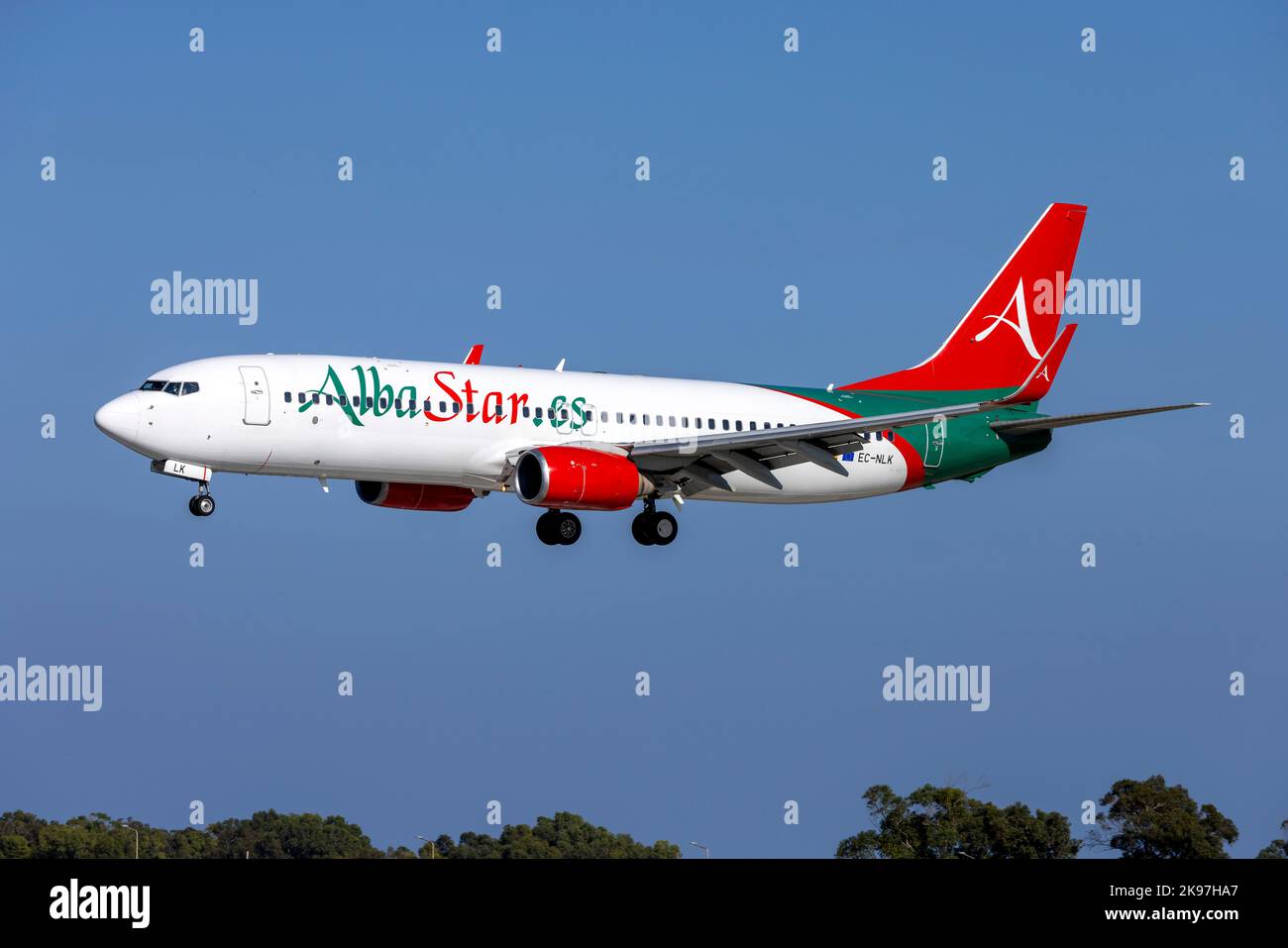 Alba Star Boeing 737-81M (REG: EC-NLK) volo operativo KM997 da Palma di Maiorca per Air Malta. Foto Stock