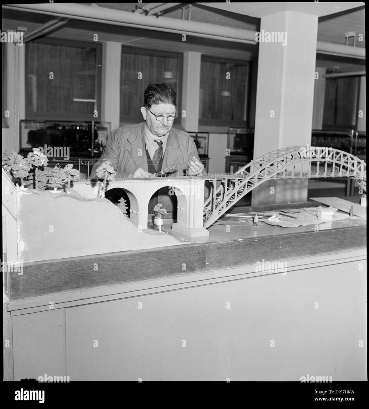 Il montaggio del modello di Årstabron nei locali del Museo ferroviario a Torsgatan a Stoccolma. Foto Stock