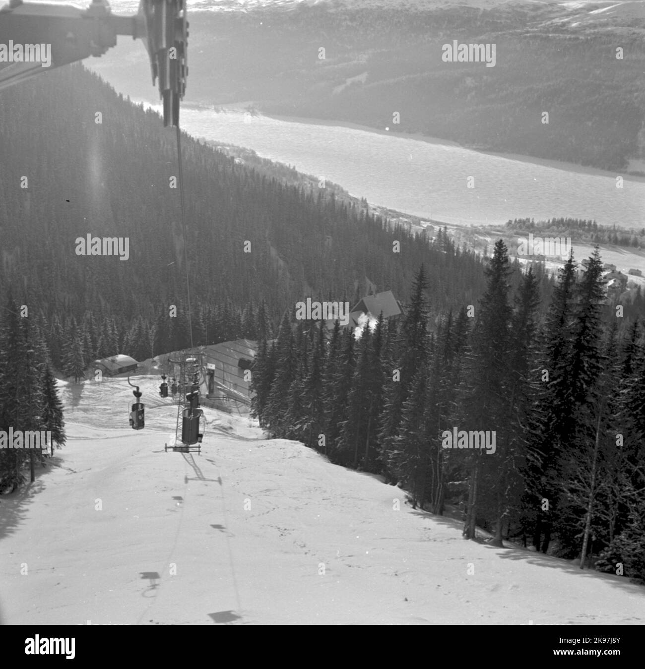 La funivia al confine tra gli alberi si affaccia sul Åresjön Foto Stock