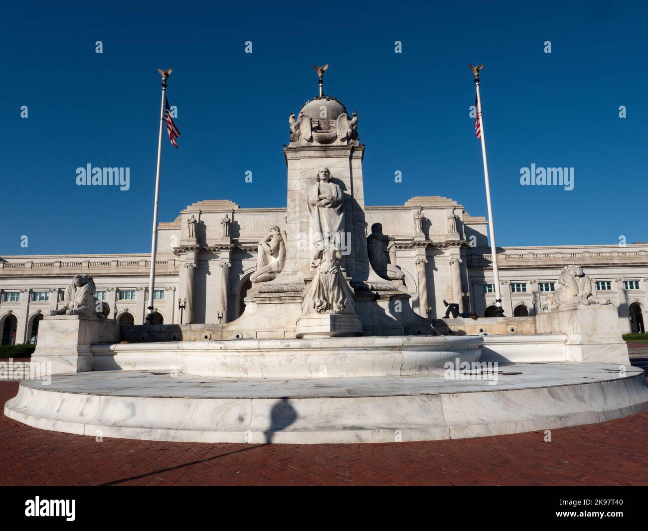 Columbus Circle, conosciuto anche come Union Station Plaza o Columbus Plaza a Washington, DC. Foto di Francis Specker Foto Stock