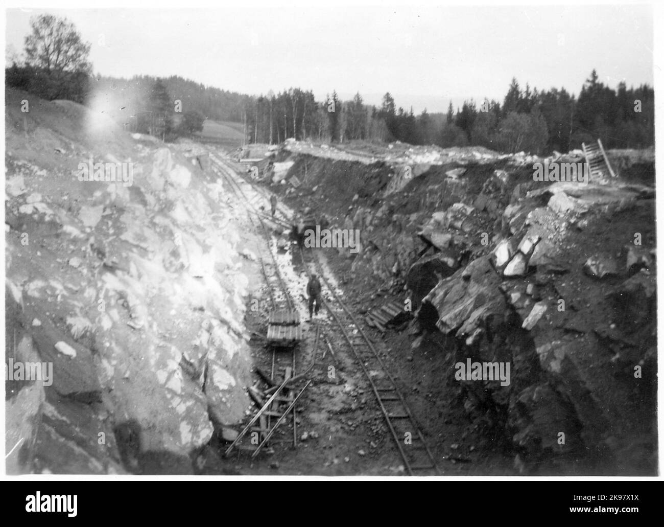 Seguendo la linea tra Ulricehamn e Jönköping. Decauville Tracks, i pezzi di rotaia finiti sono stati utilizzati come percorsi provvisori per i veicoli di lavoro su pista. Foto Stock
