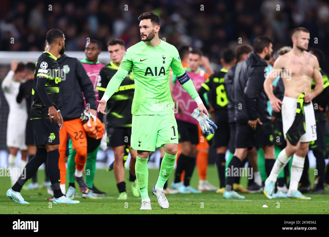 Londra, Inghilterra, 26th ottobre 2022. Hugo Lloris di Tottenham si aggira durante la partita della UEFA Champions League al Tottenham Hotspur Stadium, Londra. Il credito di foto dovrebbe essere: David Klein / Sportimage Foto Stock