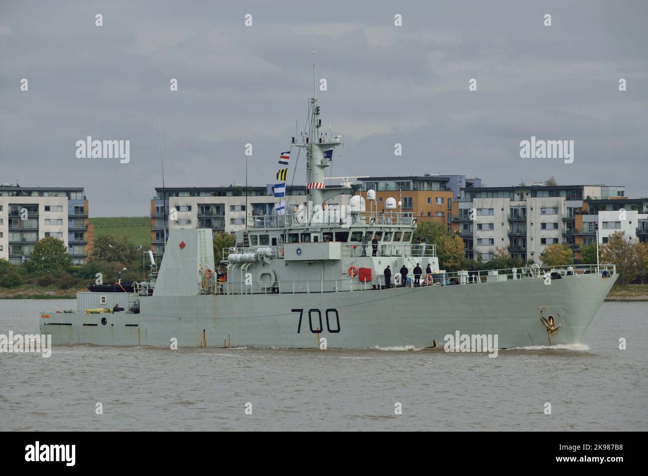 HMCS Kingston, una nave di difesa costiera di classe Kingston, della Royal Canadian Navy sul Tamigi che effettua una visita a Londra, Inghilterra Foto Stock